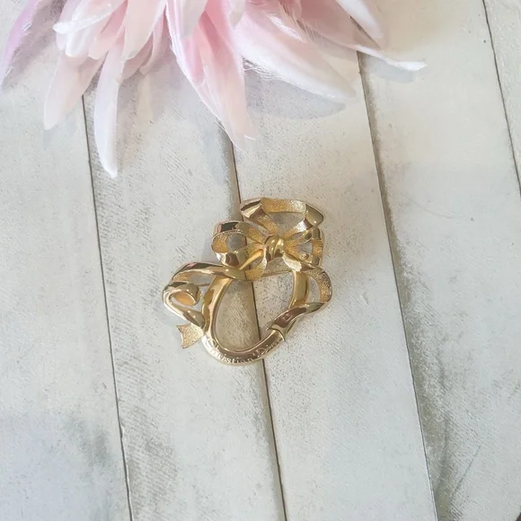 Authentic Dior Gold Ribbon Bow Brooch, 1980’s Vintage Brooch, designer jewelry - Picture 5 of 13
